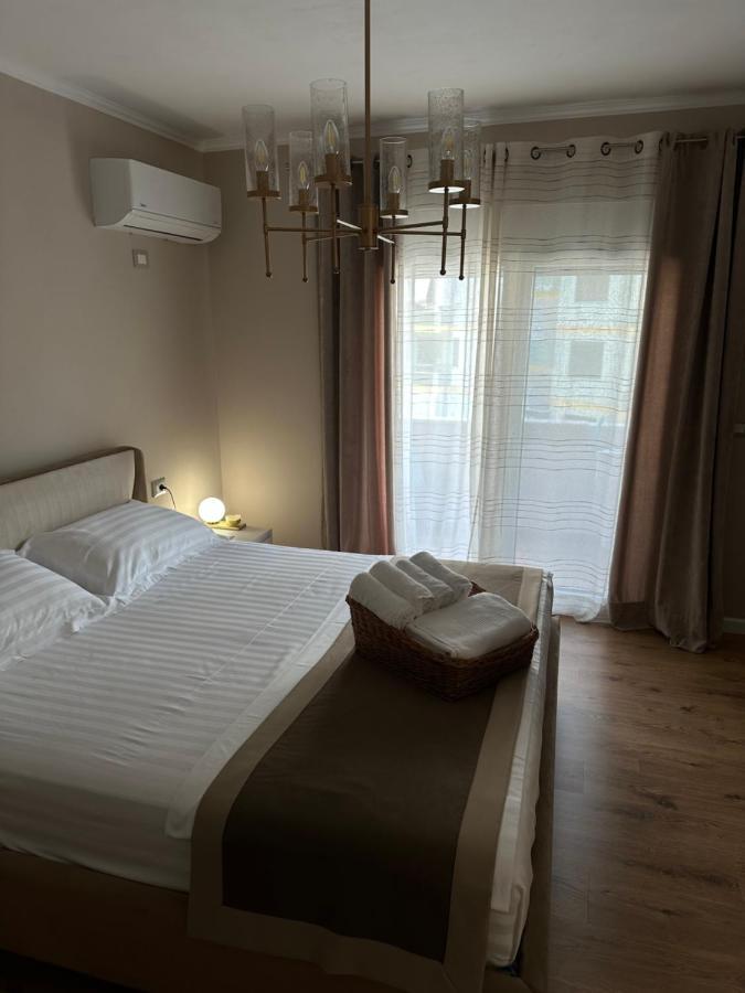 Eja Apartment 3 Tirana Buitenkant foto