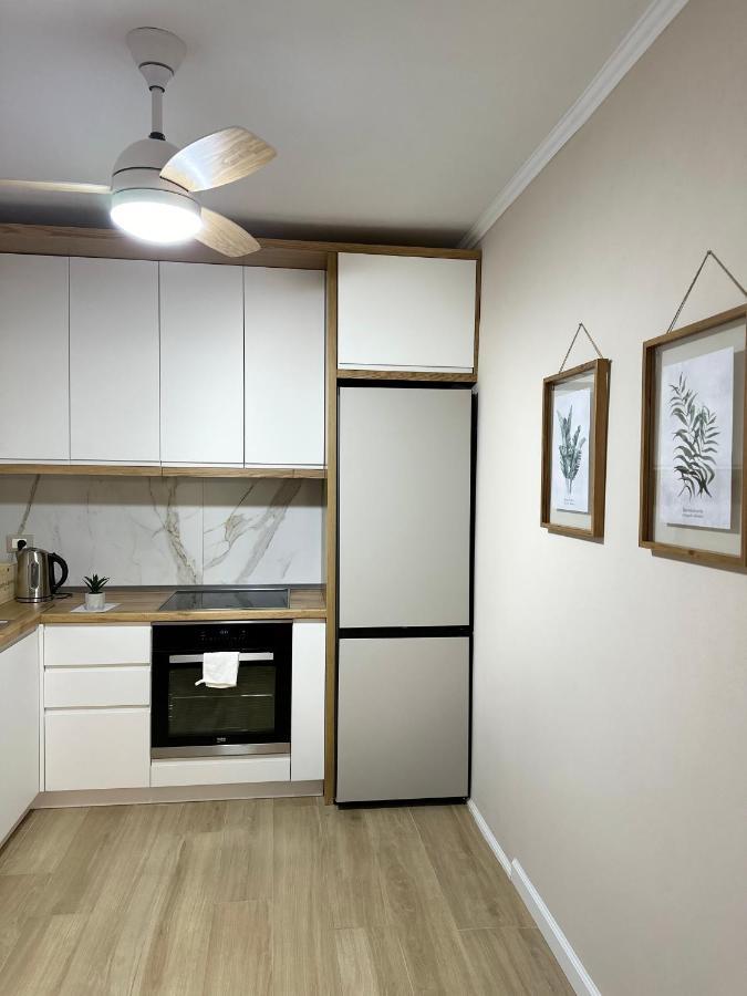 Eja Apartment 3 Tirana Buitenkant foto